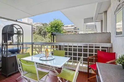 Balcon ou terrasse dans l'établissement Le Tanit Corinth - Apt 4 Prs, Clim, Piscine