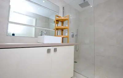 Salle de bains dans l'établissement Awesome Apartment In Antibes With Wifi