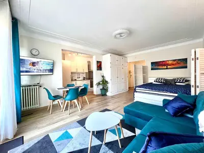 Cuisine ou kitchenette dans l'établissement B030 Grand studio renove spacieux et lumineux