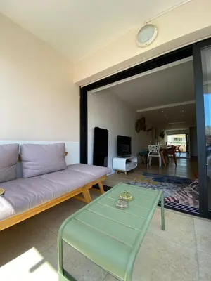 Télévision ou salle de divertissement dans l'établissement T3 pièces lumineux à à 1 min de la plage Quartier Palm Beach Cannes