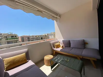 Coin salon dans l'établissement T3 pièces lumineux à à 1 min de la plage Quartier Palm Beach Cannes