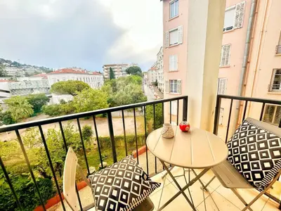 Balcon ou terrasse dans l'établissement SEA PEARL Luxury apartament by the Croisette and the beach