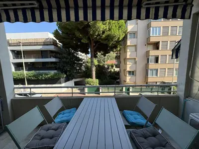 Balcon ou terrasse dans l'établissement 2P proche mer sib06