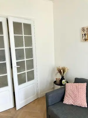Coin salon dans l'établissement Cannes Centre Apartment 2-Room by Palais des Festivals & Beach