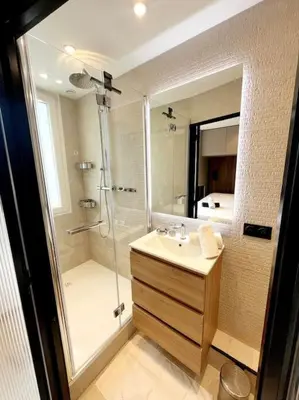 Salle de bains dans l'établissement Appartement 4 pièces luxueux