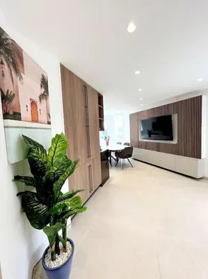 Télévision ou salle de divertissement dans l'établissement Appartement 4 pièces luxueux