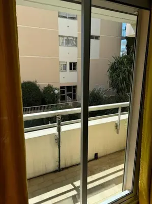 Balcon ou terrasse dans l'établissement Studio proche mer - Climatisé