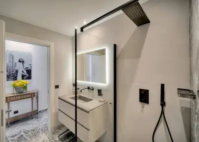 Salle de bains dans l'établissement Luxury Superbe Studio MIRAMAR Croisette by RIVAEVENT