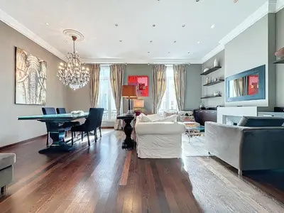 Coin salon dans l'établissement Beautiful 2 bedroom bourgeois style Antibes 333