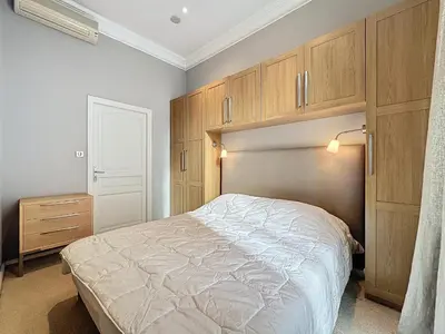 Un ou plusieurs lits dans un hébergement de l'établissement Beautiful 2 bedroom bourgeois style Antibes 333