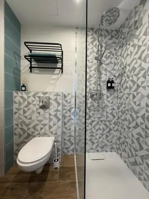 Salle de bains dans l'établissement Charmant 2P Piscine - Parking - Vue mer - Antibes
