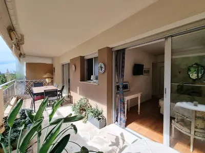 Télévision ou salle de divertissement dans l'établissement 85m2 Grandes Terrasses - 2 chambres