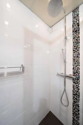 Salle de bains dans l'établissement Ciel d Azur avec terrasse en plein centre près de la Croisette