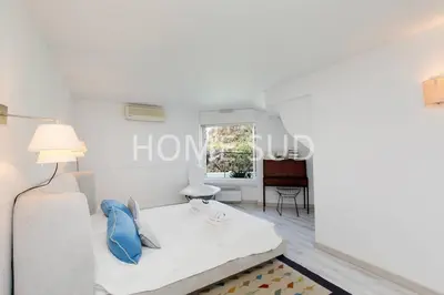 Un ou plusieurs lits dans un hébergement de l'établissement Votre maison de vacances dans un écrin de verdure - Cannes