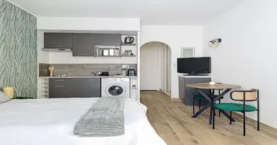 Cuisine ou kitchenette dans l'établissement L'Hippocampe - Studio - Croisette - Proche Palais