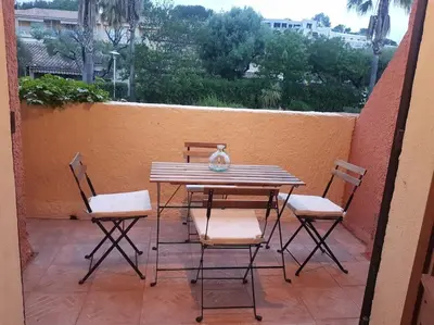 Balcon ou terrasse dans l'établissement Appartement 2 pièces avc piscine