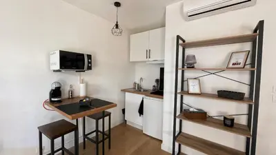 Cuisine ou kitchenette dans l'établissement Studio proche plage avec jardinet et parking - Casa Garcia