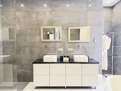 Salle de bains dans l'établissement Appartement Haut Standing 5 pièces Cannes centre
