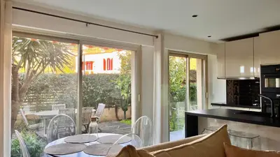 Plan de l'établissement L'Azur - Apt de Standing - Piscine - Parking