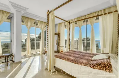 Un ou plusieurs lits dans un hébergement de l'établissement Villa d'architecte Super Cannes - Vue panoramique