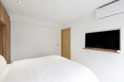 Télévision ou salle de divertissement dans l'établissement Carlton area superb 1 bedroom