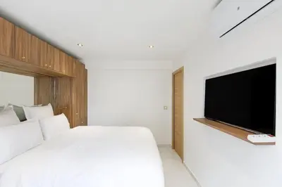 Télévision ou salle de divertissement dans l'établissement Carlton area superb 1 bedroom