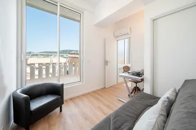 Coin salon dans l'établissement Cannes - Roof terrace for rent