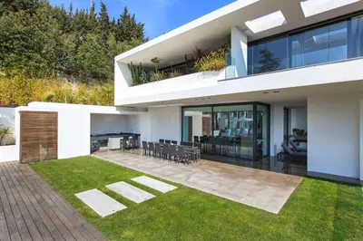 Jardin de l'établissement REF 1960 - Cannes - Sea view villa for rent