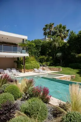 Piscine de l'établissement REF 2152 - Le Cannet - Sea view villa for rent ou située à proximité