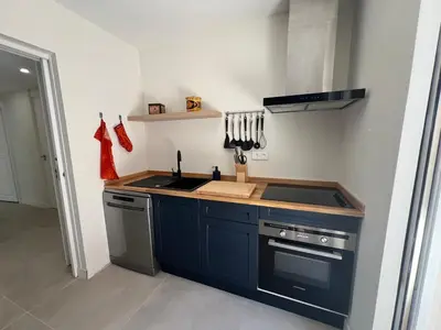 Cuisine ou kitchenette dans l'établissement Splendide maison Solstice
