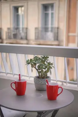 Balcon ou terrasse dans l'établissement FRGK Victoria 4 Central Cannes 1BR Terrace, AC & Ultra-Fast Wi-Fi