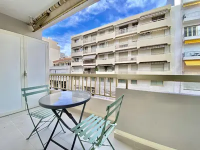Balcon ou terrasse dans l'établissement Palais Royal Croisette GIA5407