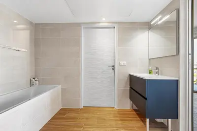 Salle de bains dans l'établissement Le 701, Climatisé, toit terrasse vue mer, parking