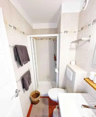 Salle de bains dans l'établissement #A1K STUDIO JUNIOR - MARINA RIVIERA BAY Near Airport