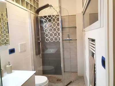 Salle de bains dans l'établissement FACE MER TOUT CONFORT situation exceptionnelle