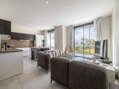Cuisine ou kitchenette dans l'établissement Appt Exclusif - 4BR 8P- Parking - Croisette
