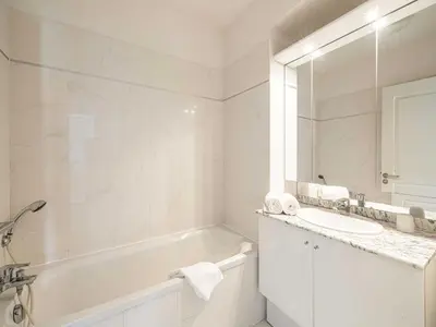 Salle de bains dans l'établissement Charming apt with balcony pool - 1BD 2P - Cannes