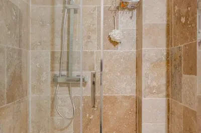 Salle de bains dans l'établissement Studio Design et Cosy à 8 min à Pied des Plages