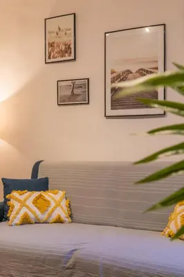 Coin salon dans l'établissement Vieil Antibes, 3 min plage de la Gravette