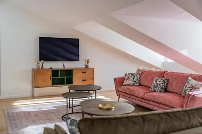 Télévision ou salle de divertissement dans l'établissement 4 pièces sur la rue d'Antibes - Rénové et climatisé