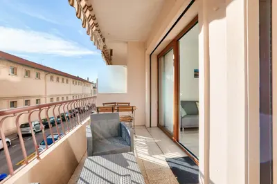 Balcon ou terrasse dans l'établissement Le Petit Fleury – Balcony, Calm in Cannes