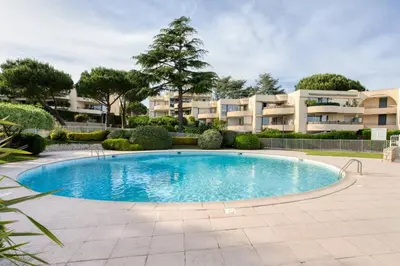 Piscine de l'établissement LES ANGES -F2 Appartement, terrasse vue mer, piscine, wifi ou située à proximité