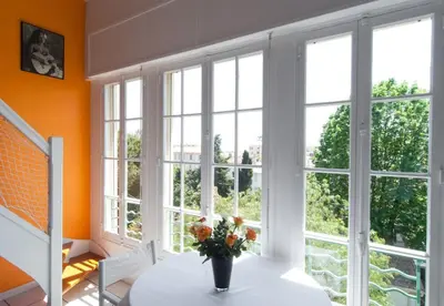 Jardin de l'établissement Sunny duplex close to Croisette, free parking