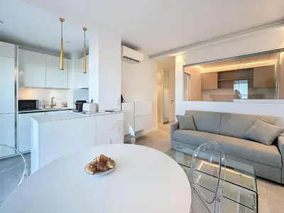 Cuisine ou kitchenette dans l'établissement 39m2 Croisette, terrasse, vue mer, garage