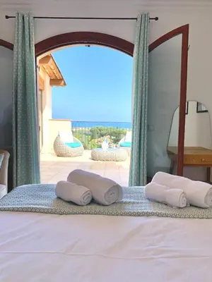 Un ou plusieurs lits dans un hébergement de l'établissement Villa Citadelle - Fantastique Vue mer