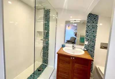 Salle de bains dans l'établissement Villa Citadelle - Fantastique Vue mer
