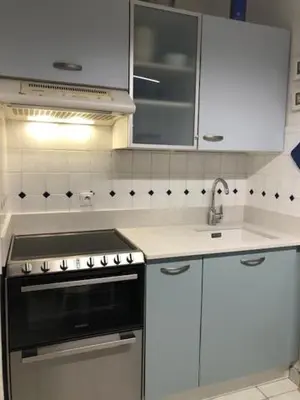 Cuisine ou kitchenette dans l'établissement Vue Mer Juan les Pins