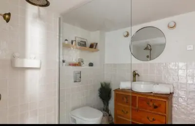 Salle de bains dans l'établissement Appartement authentique au centre d'Antibes