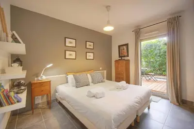 Un ou plusieurs lits dans un hébergement de l'établissement FRGK 'Diane Elegance and Comfort in Antibes'