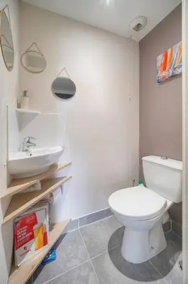 Salle de bains dans l'établissement FRGK 'Diane Elegance and Comfort in Antibes'